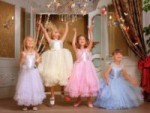 Выбор платья для маленькой принцессы